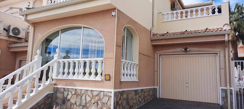 3 bedroom Townhouse for sale