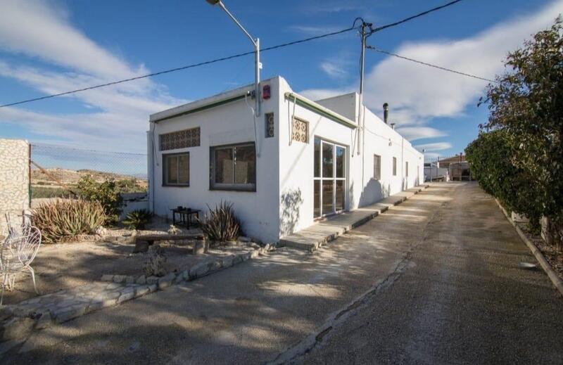 2 Schlafzimmer Landhaus zu verkaufen