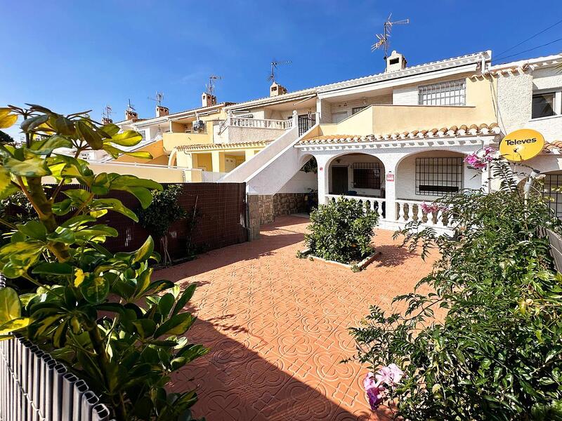 Townhouse for sale in Orihuela Costa, Alicante