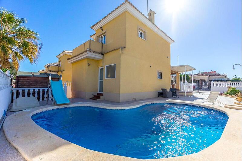 3 Cuarto Villa en venta