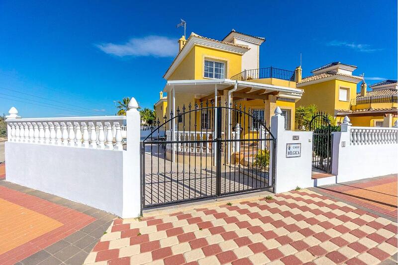 3 Cuarto Villa en venta