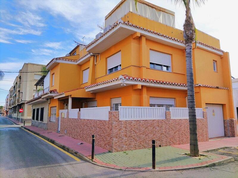 Villa til salgs i Los Alcazares, Murcia