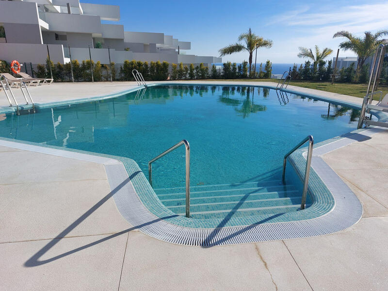 Apartment for sale in La Duquesa, Málaga