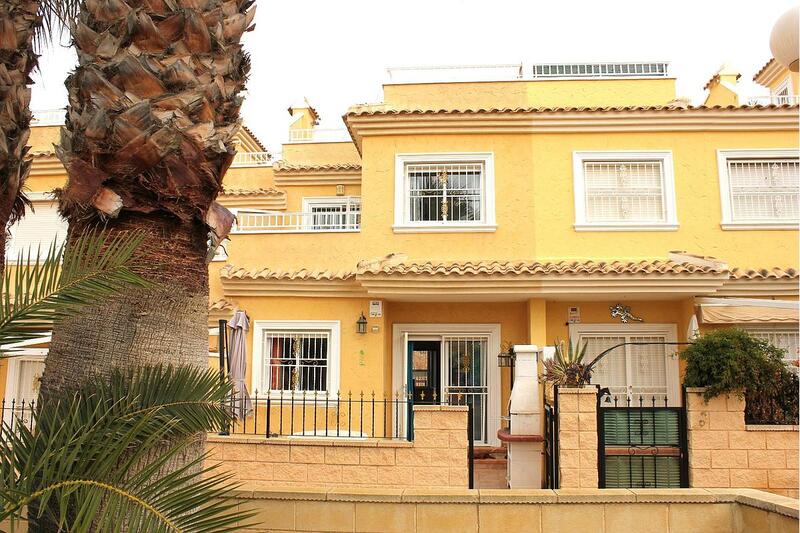 Maison de Ville à vendre dans Punta Prima, Alicante