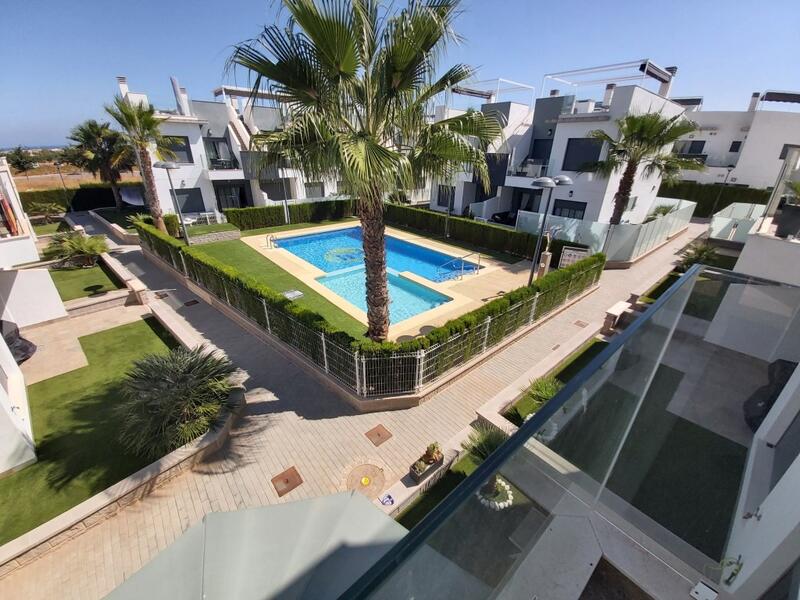 квартира продается в Pilar de la Horadada, Alicante