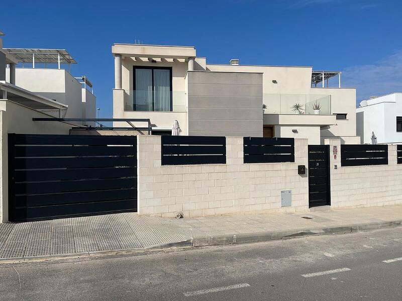 3 Cuarto Villa en venta