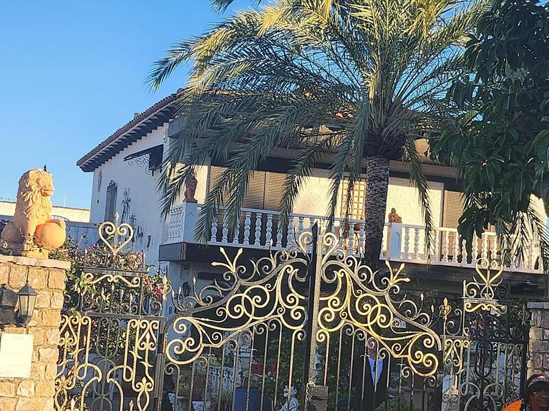 7 Cuarto Villa en venta