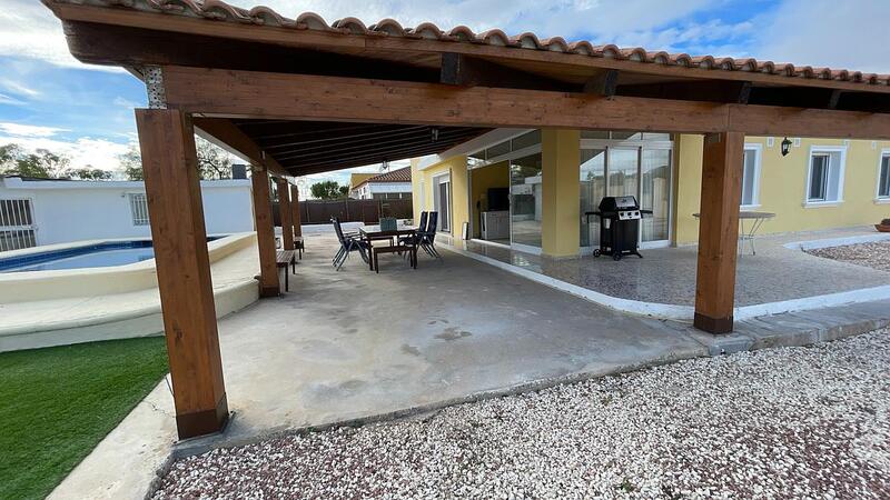 4 Cuarto Villa en venta