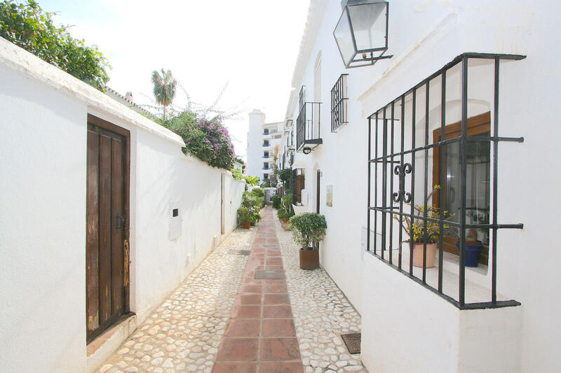 Townhouse for sale in Fuengirola, Málaga