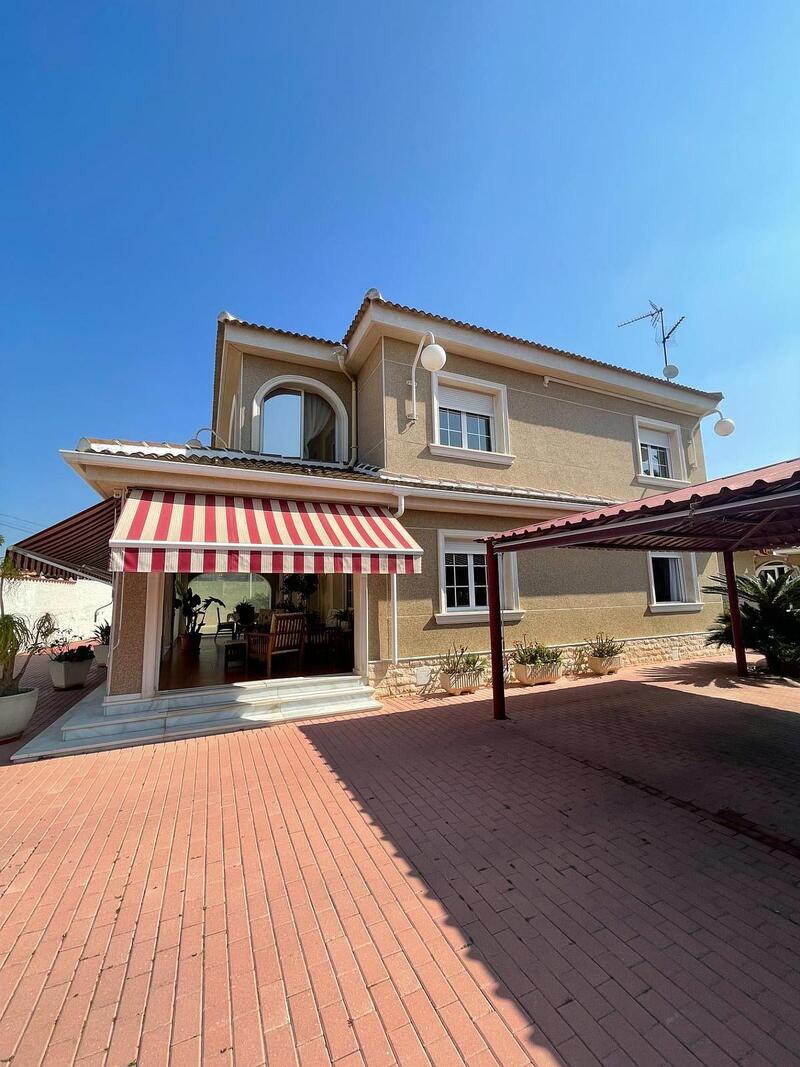 5 Cuarto Villa en venta