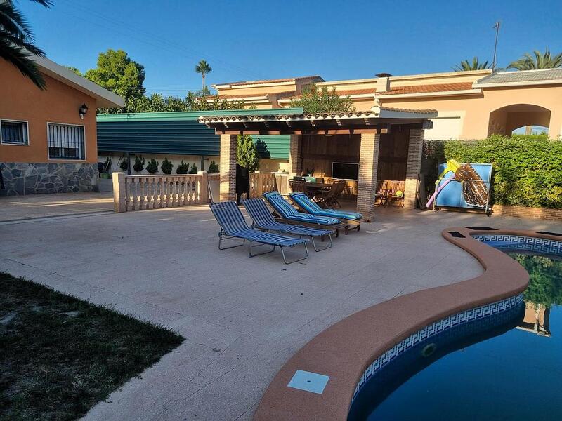 Villa for sale in Novelda, Alicante