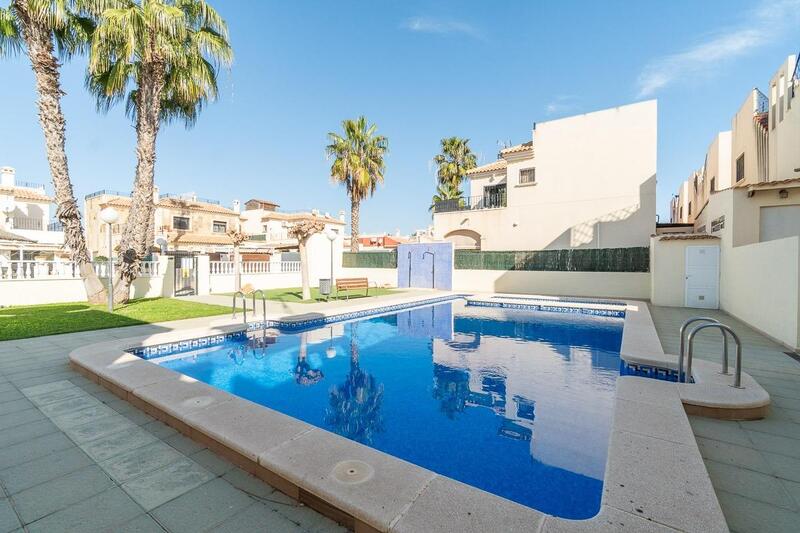 Villa til salgs i Torrevieja, Alicante