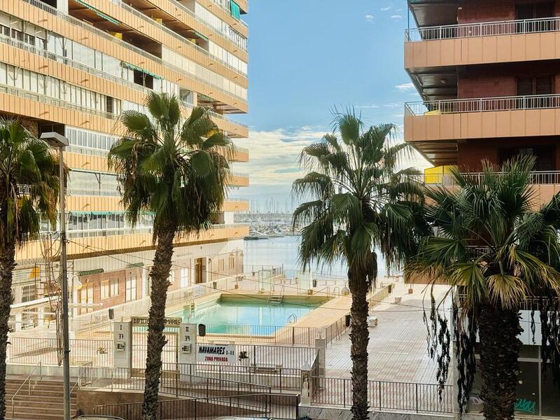 Lejlighed til salg i Torrevieja, Alicante