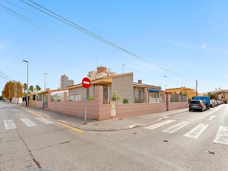 4 Cuarto Villa en venta