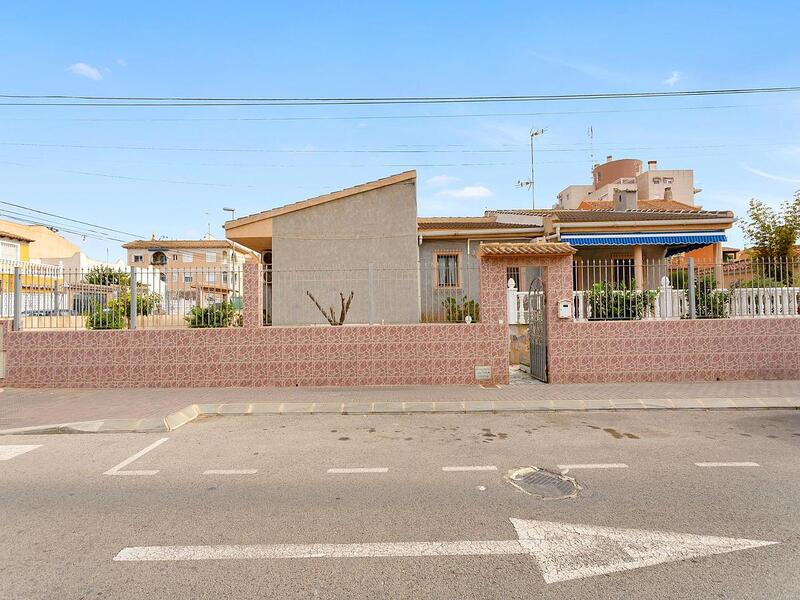 4 Cuarto Villa en venta