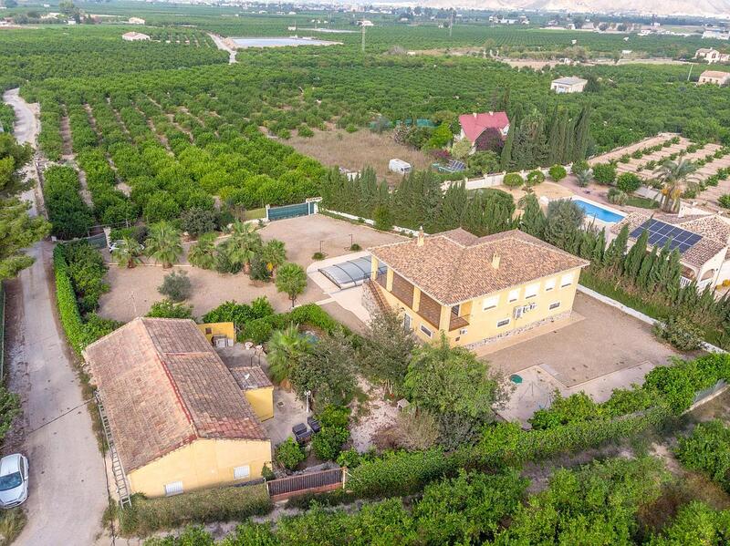 6 bedroom Country House for sale