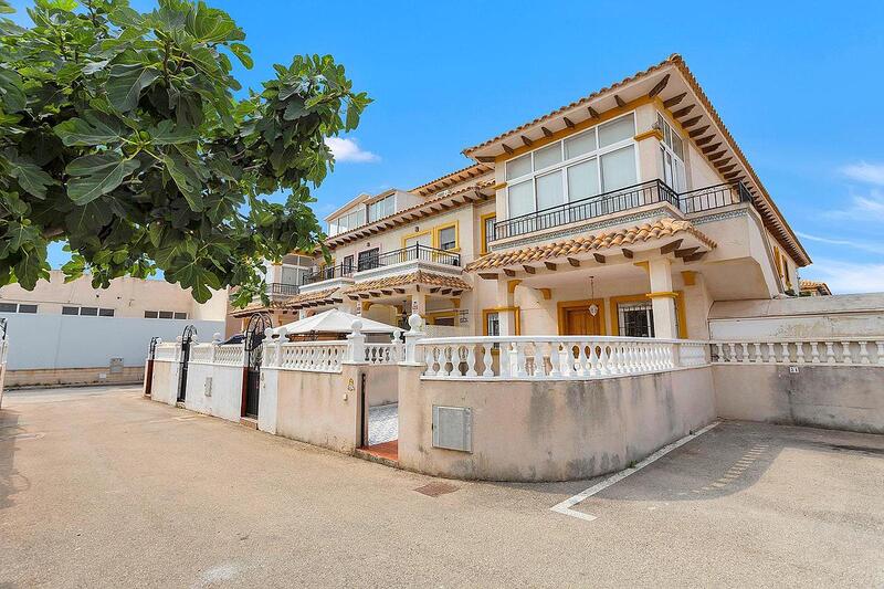 Townhouse for sale in Orihuela Costa, Alicante