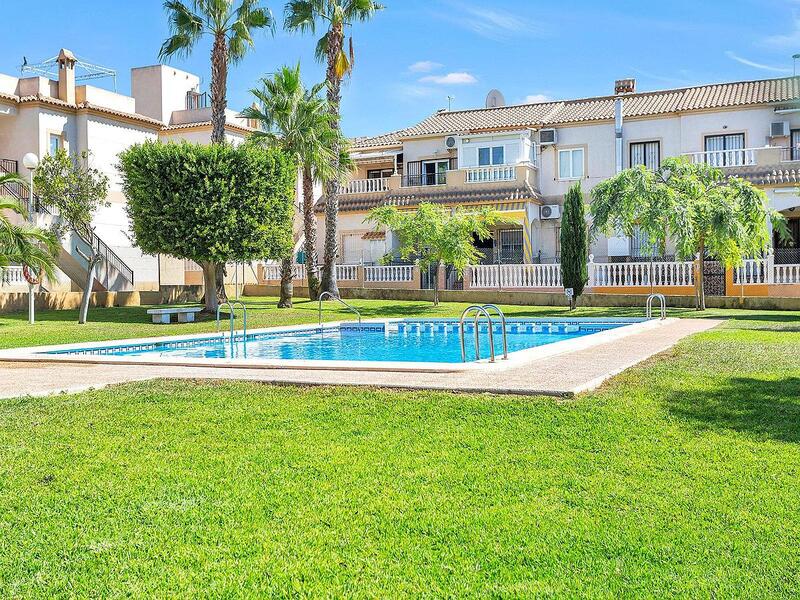 Townhouse for sale in Torrevieja, Alicante