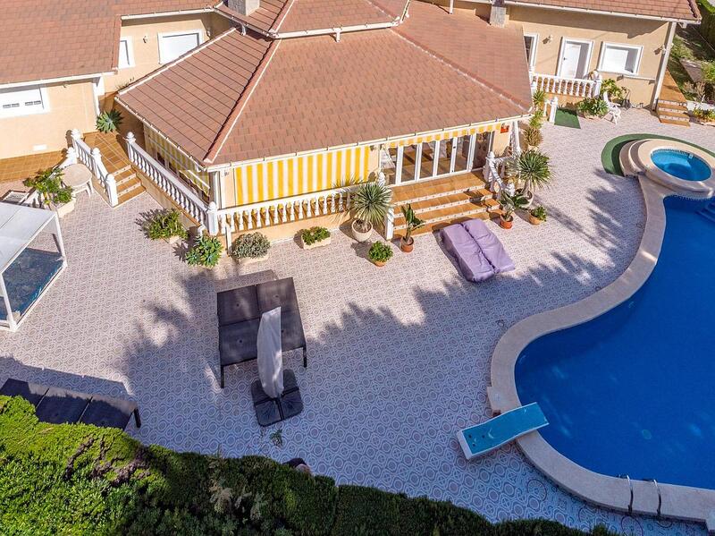 Villa til salgs i Cabo Roig, Alicante