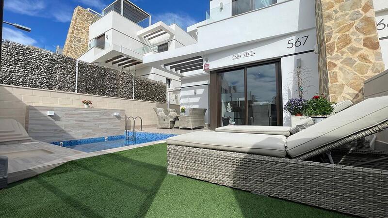 Townhouse for sale in Orihuela Costa, Alicante