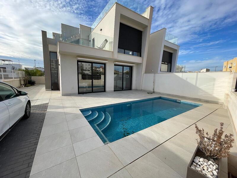 Villa Te koop in Benijófar, Alicante