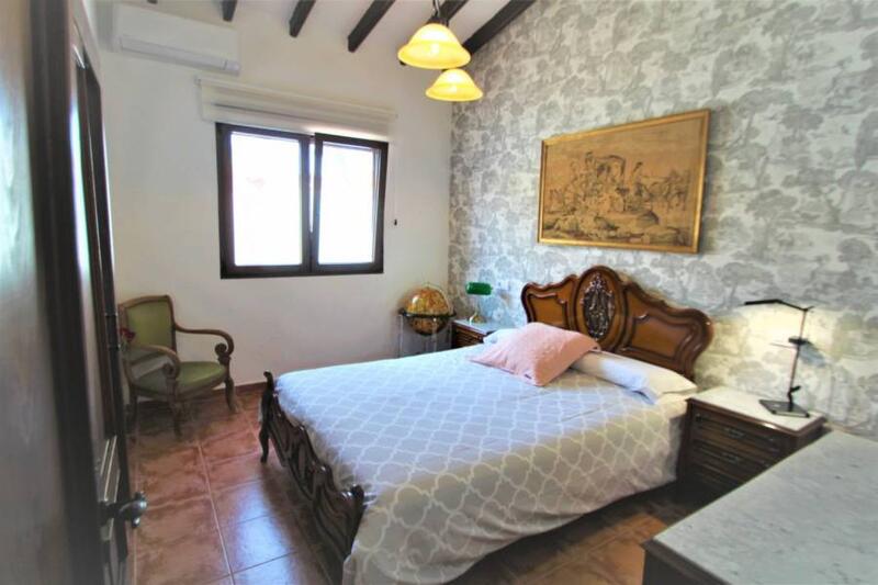 9 Cuarto Villa en venta