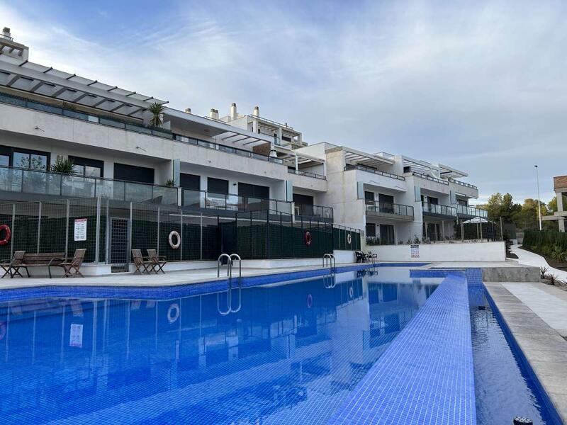 Apartamento en venta en Dehesa de Campoamor, Alicante