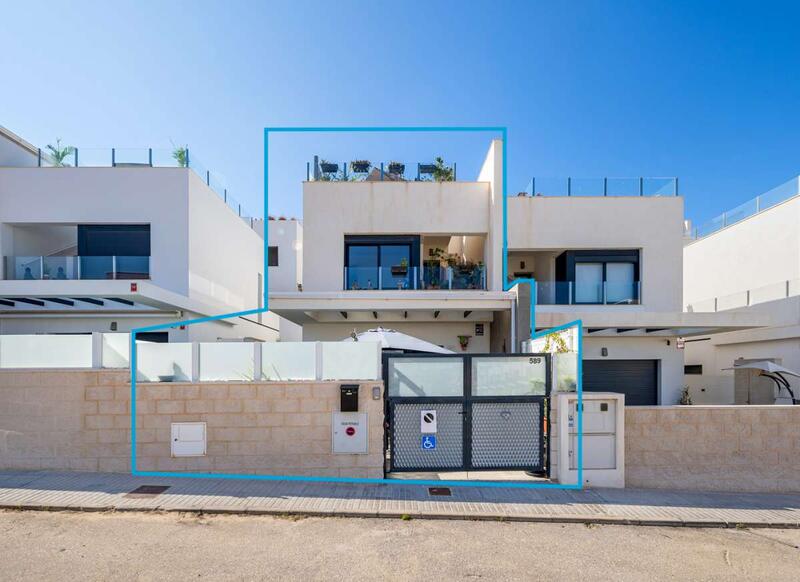 Villa til salg i Villamartin, Alicante