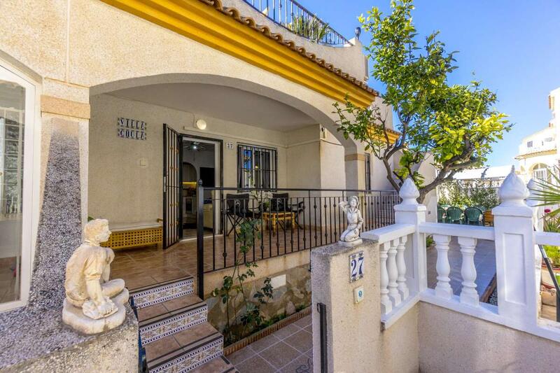 Townhouse for sale in Orihuela Costa, Alicante