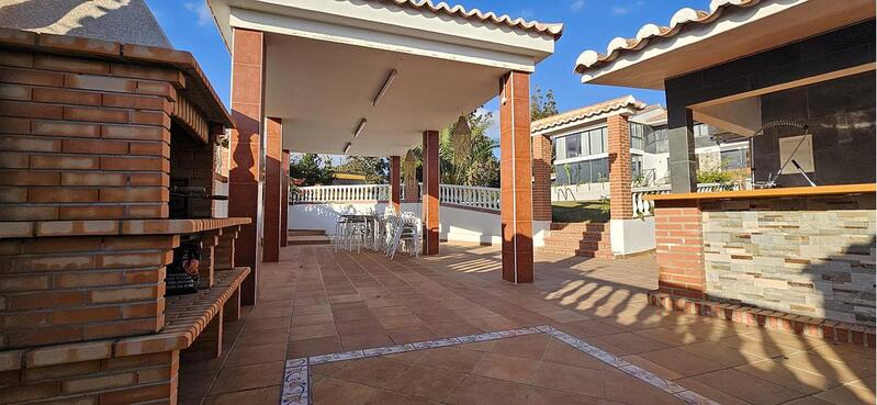 16 Cuarto Villa en venta