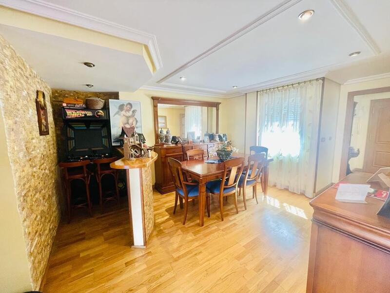 3 bedroom Apartment for sale