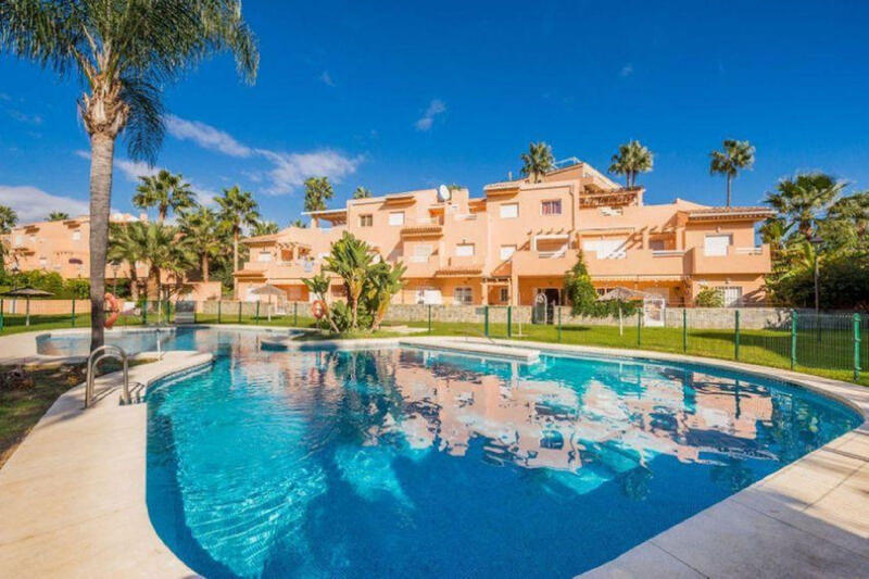 Apartment for sale in Cabopino, Málaga