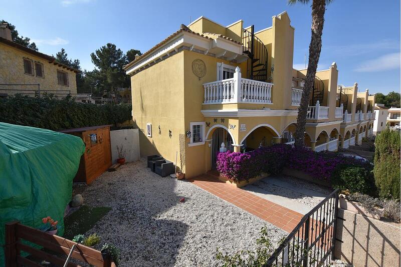 Townhouse for sale in Algorfa, Alicante