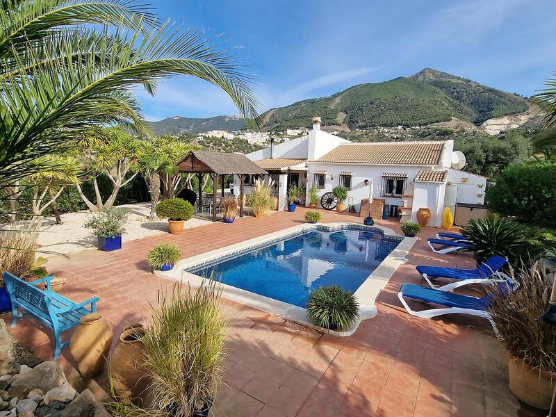 Villa for sale in Alcaucin, Málaga