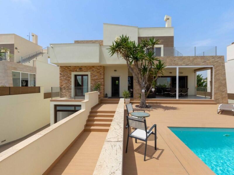 5 bedroom Villa for sale