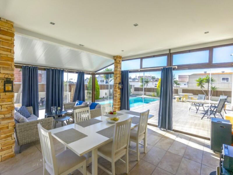 Villa for sale in Torrevieja, Alicante