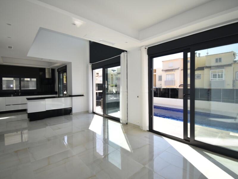 4 bedroom Villa for sale