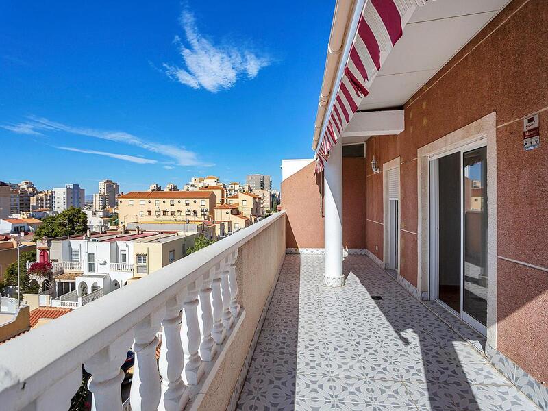 квартира продается в Torrevieja, Alicante