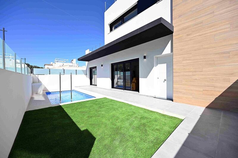 Townhouse for sale in Orihuela Costa, Alicante