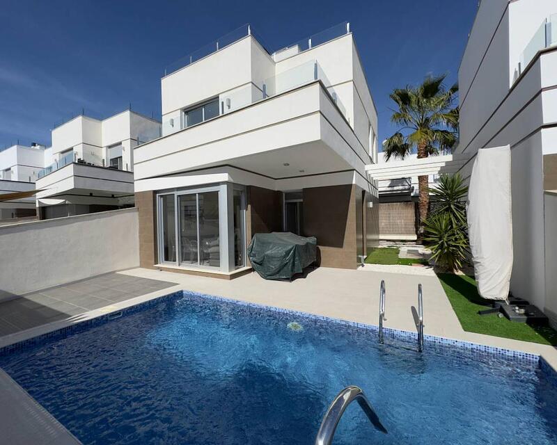 Villa til salgs i Ciudad Quesada, Alicante