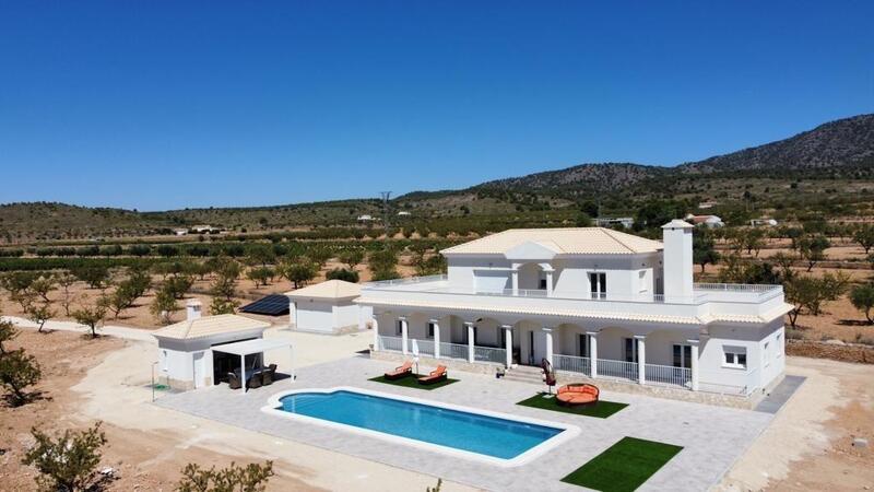 Villa Te koop in Pinoso, Alicante