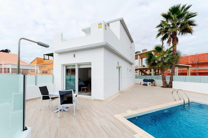 Villa zu verkaufen in Torrevieja, Alicante