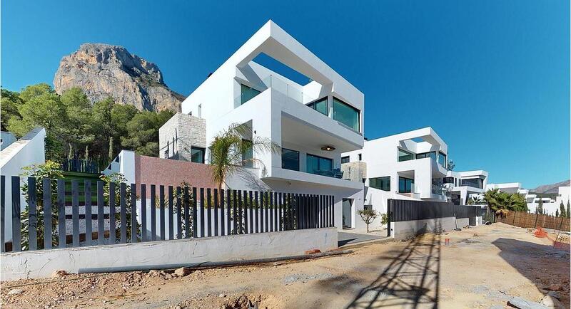 Villa en venta en Polop, Alicante