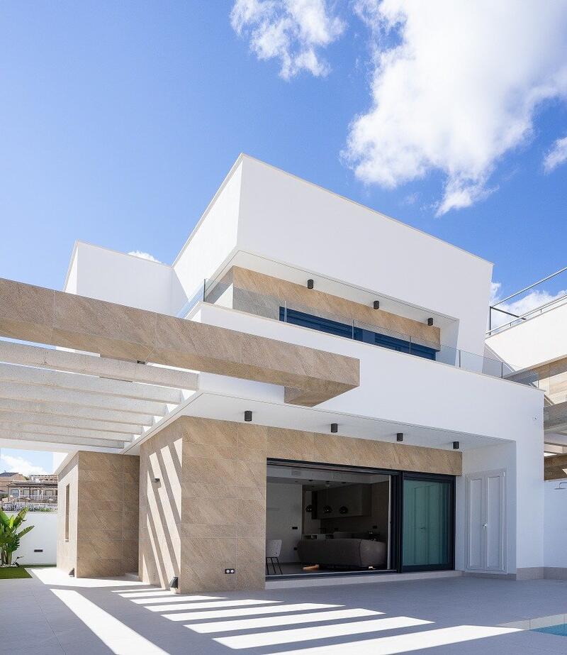 Villa for sale in San Miguel de Salinas, Alicante