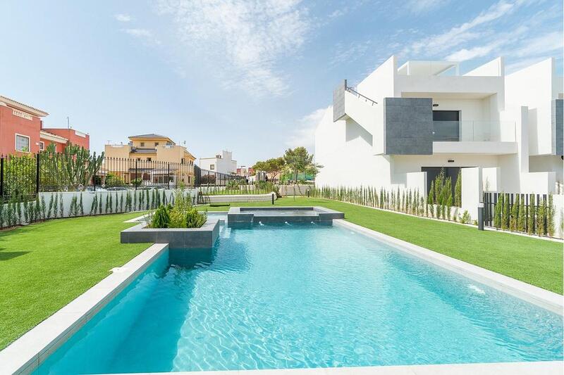 Townhouse for sale in Torrevieja, Alicante