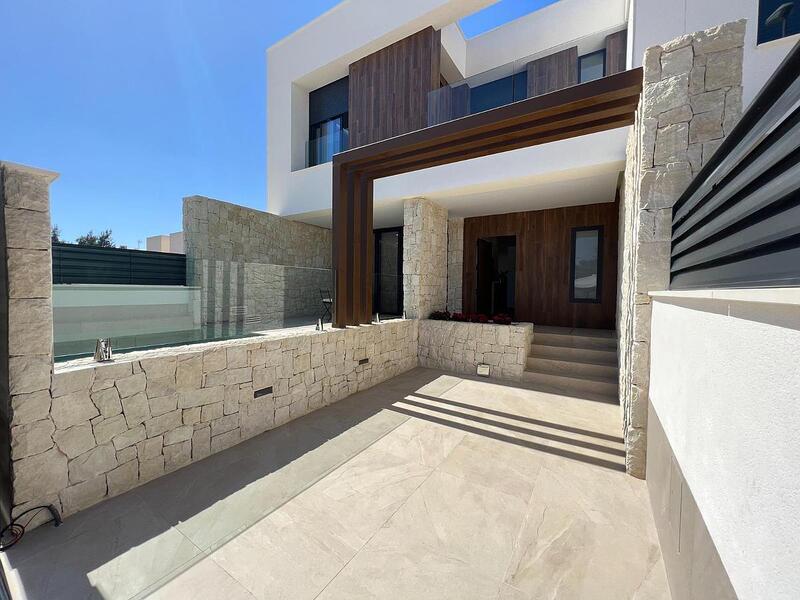 Townhouse for sale in Dolores, Alicante