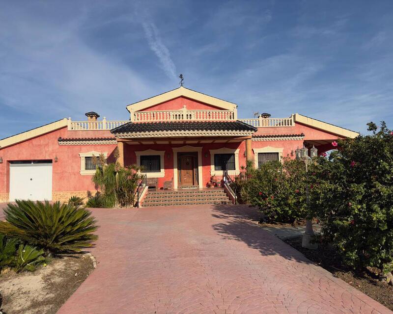 Villa til salg i Orihuela, Alicante