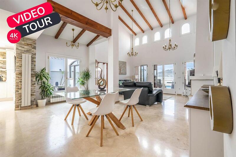 Villa en venta en El Valle Golf, Murcia