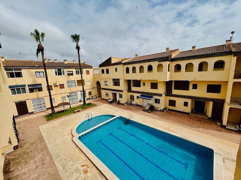 Apartamento en venta en Torrevieja, Alicante