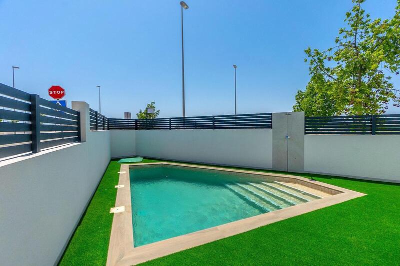 Villa for sale in Benijófar, Alicante